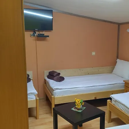 вишнева градина Vendégház 3*