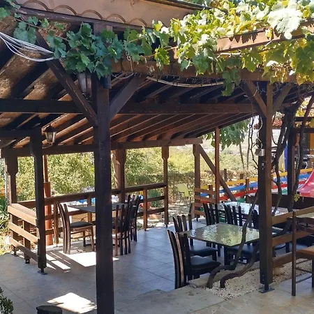 вишнева градина Vendégház Bresztnik